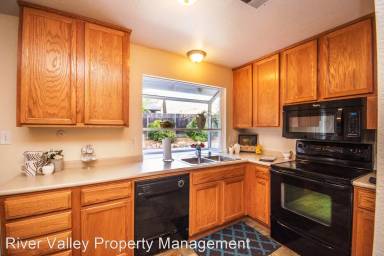 Main picture of 9035 Polly Ave