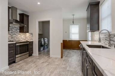 Main picture of 739 Prospect Row