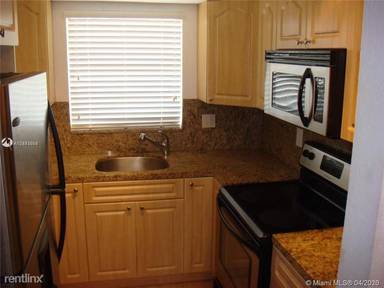 Main picture of 639 NE 10th Ave