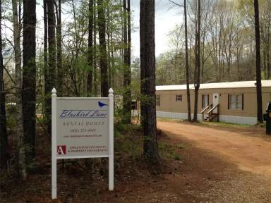 Main picture of 1009 Bluebird Ln