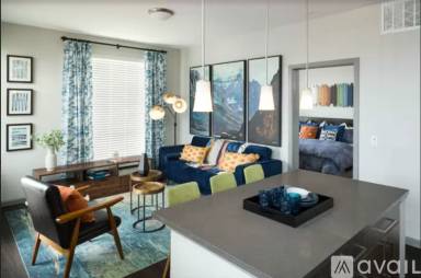 Main picture of 560 Park Ave W