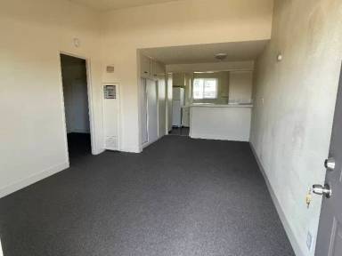 Main picture of 707 N East End Ave