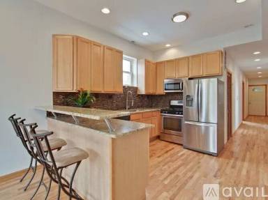 Main picture of 1450 N Campbell Ave