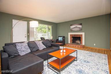 Main picture of 1720 Crestwood Dr