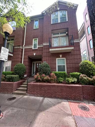 Main picture of 2818 State St