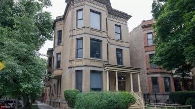 Main picture of 1301 W Addison St