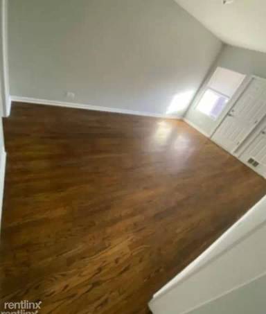 Main picture of 5219 South Calumet Avenue - 5225-2B