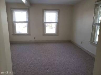 Main picture of 258 Montauk Ave