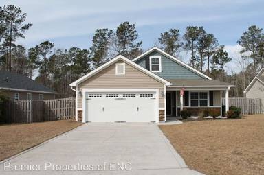 Main picture of 305 Landing Ln