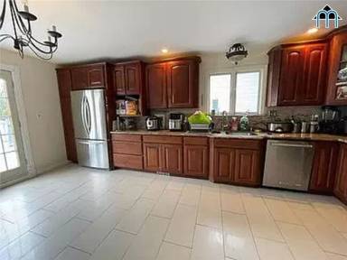 Main picture of 514 Travis Ave