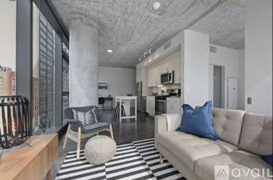 Main picture of 700 S Clark St Apartments