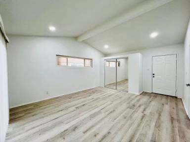 Main picture of 3542 W 170th St