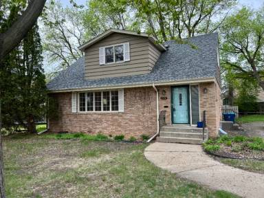 Main picture of 6136 Oaklawn Ave