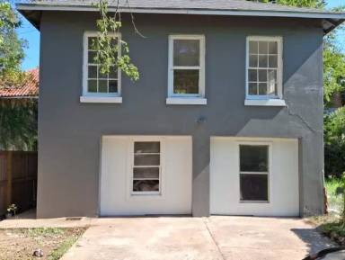 Main picture of 2206 Parrott Ave
