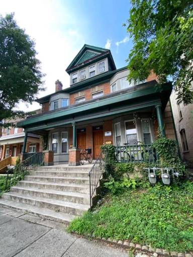 Main picture of 145-147 W 9th Ave