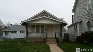Main picture of 1040 Woodsdale Ave