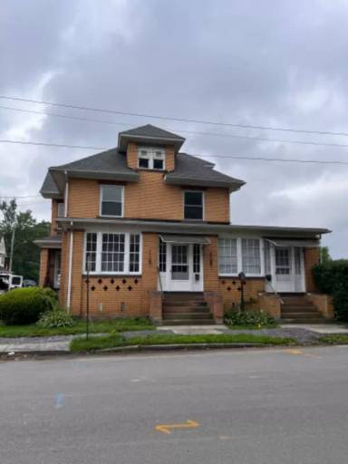 Main picture of 316 N Cedar St
