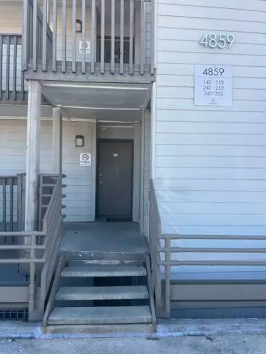 Main picture of River Oaks Condominiums