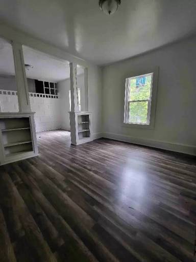 Main picture of 1127 Victory St