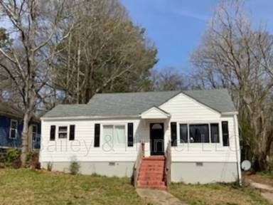 Main picture of 880 Hargis St SE