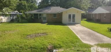 Main picture of 810 W 16th Ave