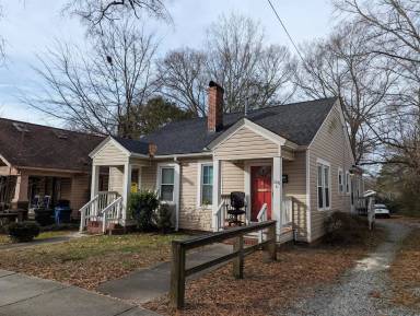 Main picture of 1109 N Buchanan Blvd