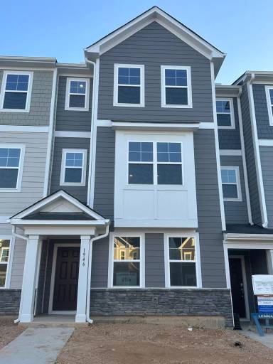 Main picture of 1946 Rosedale Ridge Ave