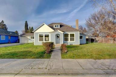 Main picture of 830 W 12th St