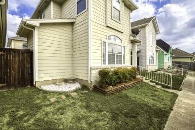 Main picture of 2622 Crown Holw