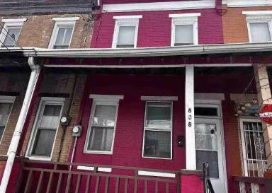 Main picture of 807 Elm St