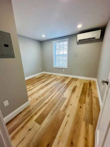 Main picture of 371 Elm St