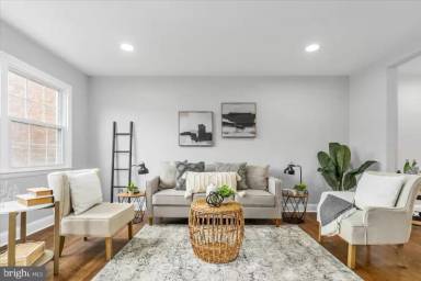 Main picture of 17 Terron Ct