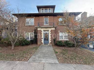 Main picture of 1416 Glade St