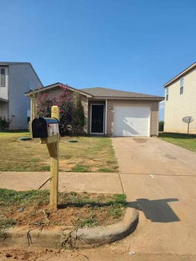 Main picture of 183 Cloverbrook Dr