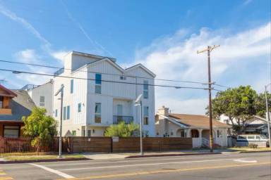 Main picture of 4177 S Normandie Ave