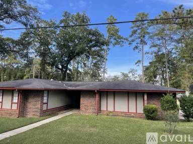 Main picture of 250 S Villas Ct