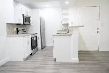 Main picture of 10440 SW 156th Ct