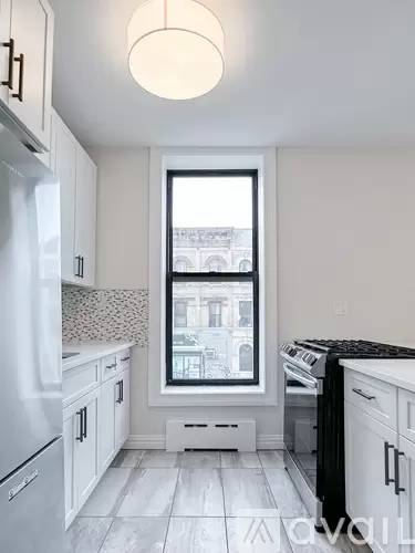 Main picture of 764 Saint Johns Pl