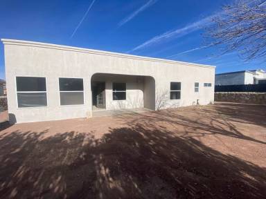 Main picture of 3632 Tierra Vergel