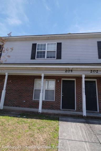 Main picture of 204 Palace Cir