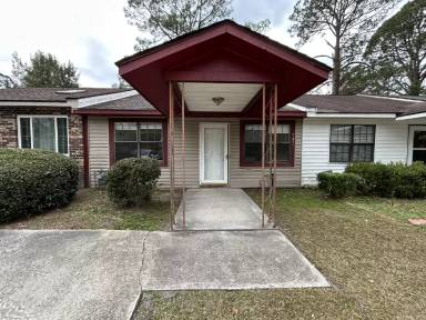 Main picture of 737 Sharon St