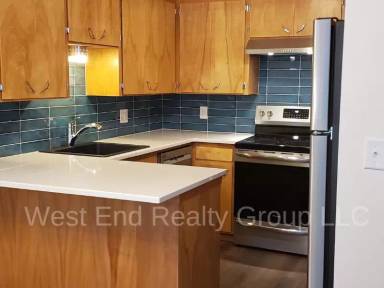 Main picture of 348 W 5th St
