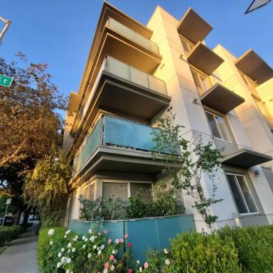 Main picture of 160 S Hudson Ave