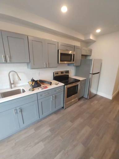 Main picture of 5402 Webster St
