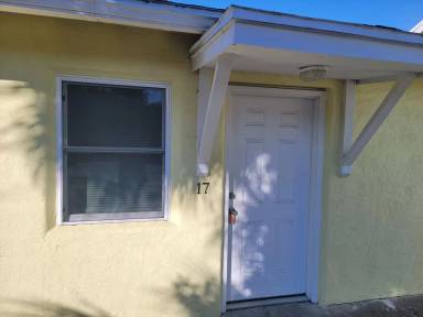 Main picture of 1420 Avocado Ave