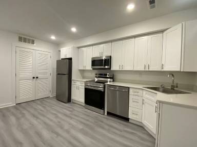 Main picture of 5436 Vine St