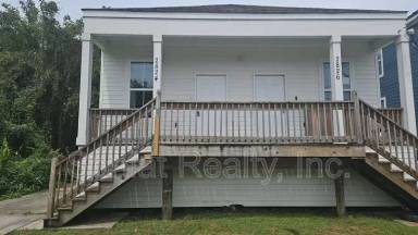 Main picture of 2824 Spain St