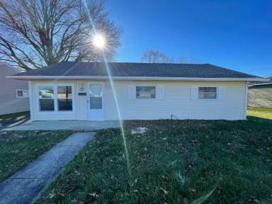 Main picture of 32 Halcyon Dr