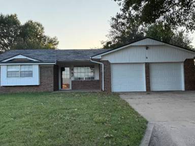 Main picture of 9 Dakota Dr