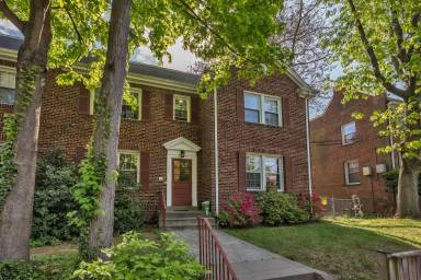 Main picture of 2341 40th St NW